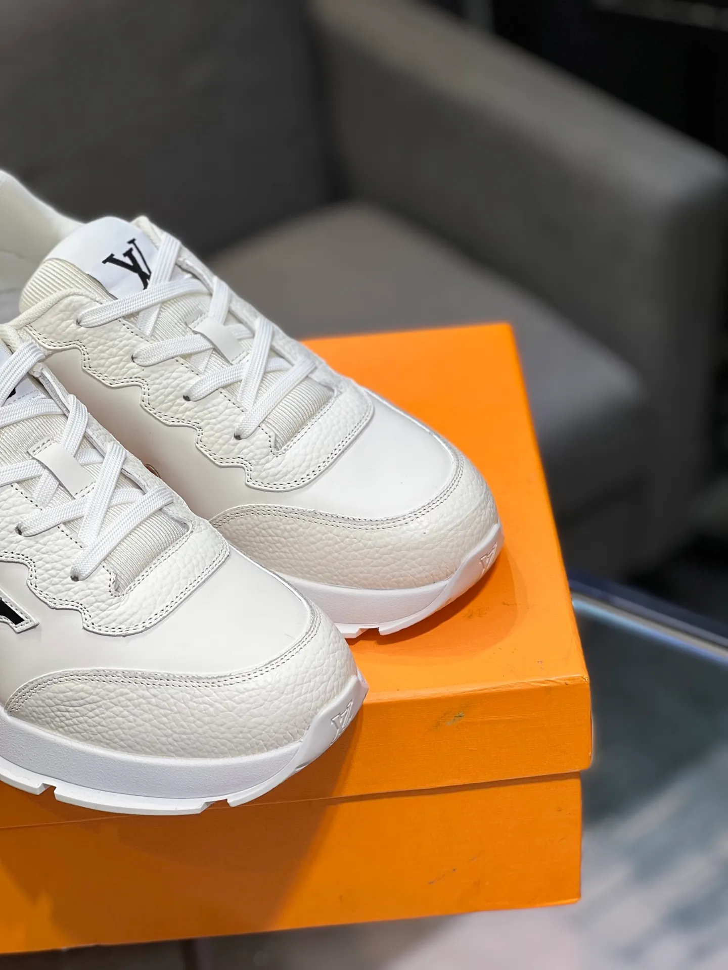 Men's shoes 💰640 LV | Louis Vuitton 2025𝐬𝐬 New spring and summer styles for couples, men's styles come out first. The counter features the latest casual shoes. Hard goods are new🆕 ❥Purchase level! Full of high-end feel! A popular model among bloggers at home and abroad, it’s retro and fashionable and looks amazing on your feet! Wear a lot of happiness! Mainly recommended model on the official website★ ▪️Upper: Original custom-made imported calfskin fabric ▪️Inner lining: breathable gauze imported from Italy ▪️Outsole: rubber foam ➕tpu high-end outsole ▪️Shoe size: 36-44 (customized for 45 and 46)